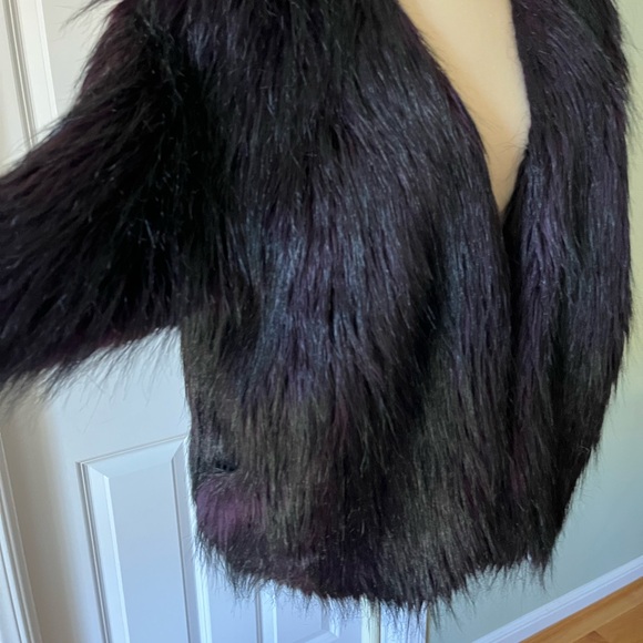 Elegant Faux Fur Jacket - Black/Purple - Picture 2 of 3